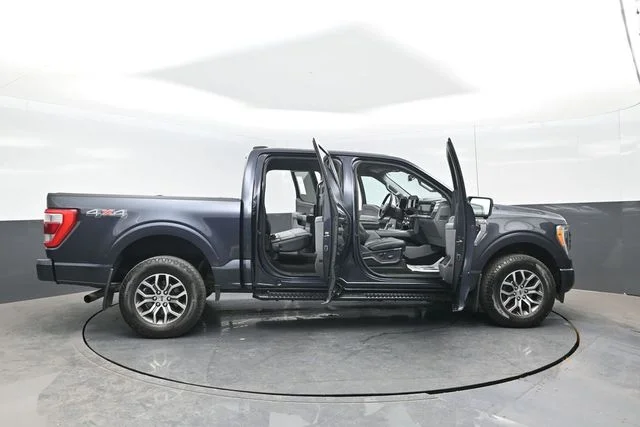 Certified Used 2021 Smoked Quartz Metallic Tinted Clearcoat Ford Lariat image 27