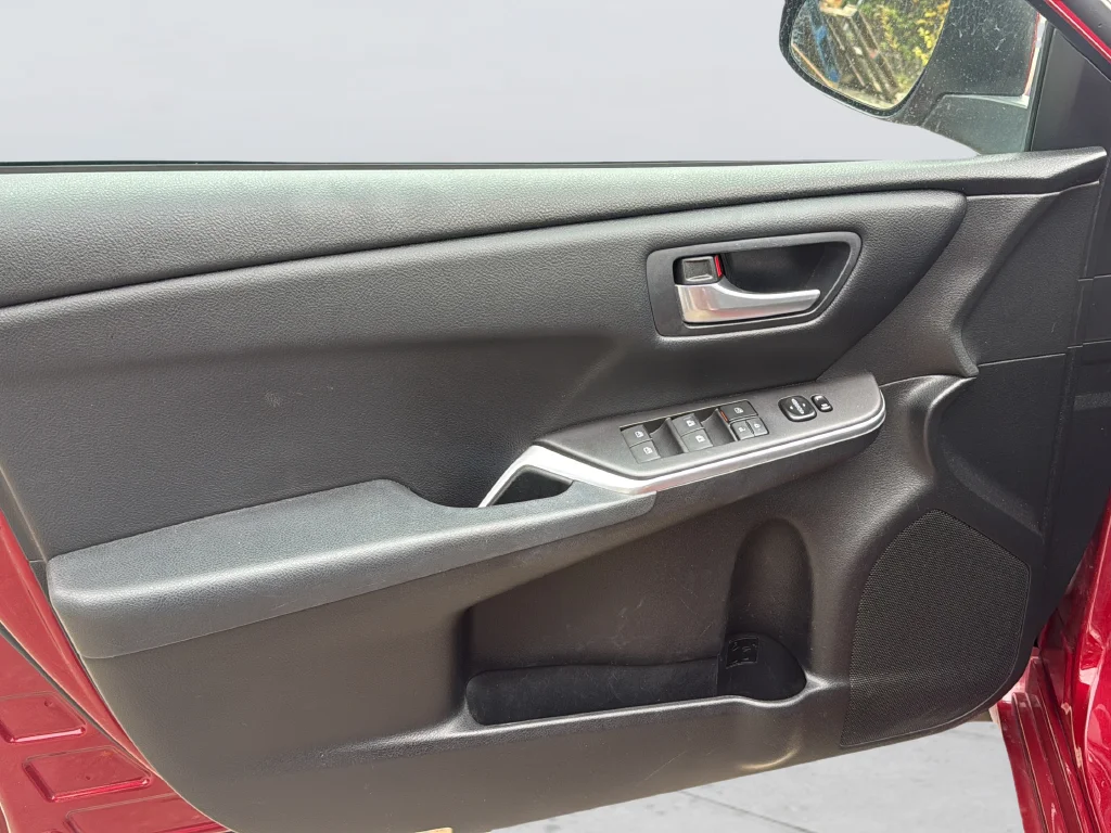 Used 2016 Red Toyota SE image 30