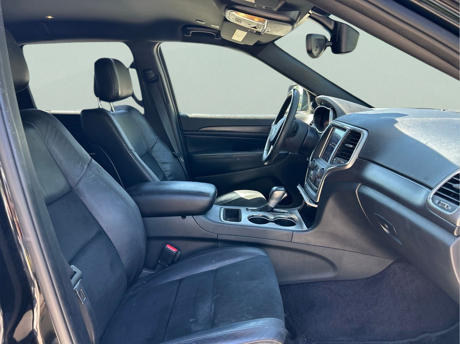 Used 2018 Black Jeep Altitude image 12