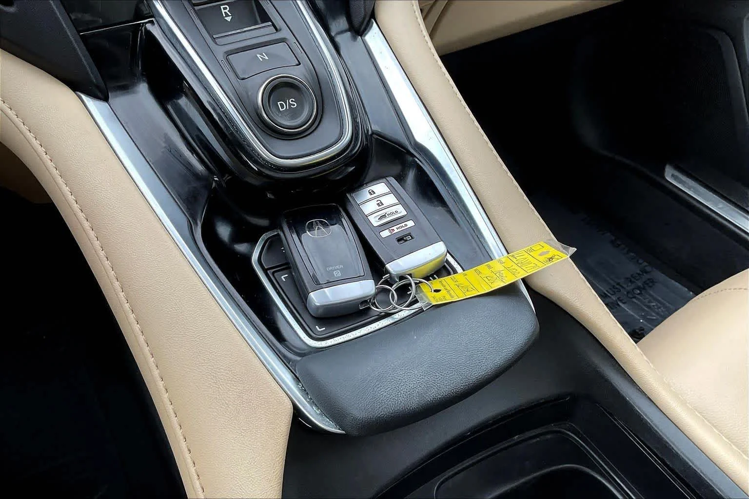 Used 2020 Platinum White Pearl Acura  image 15