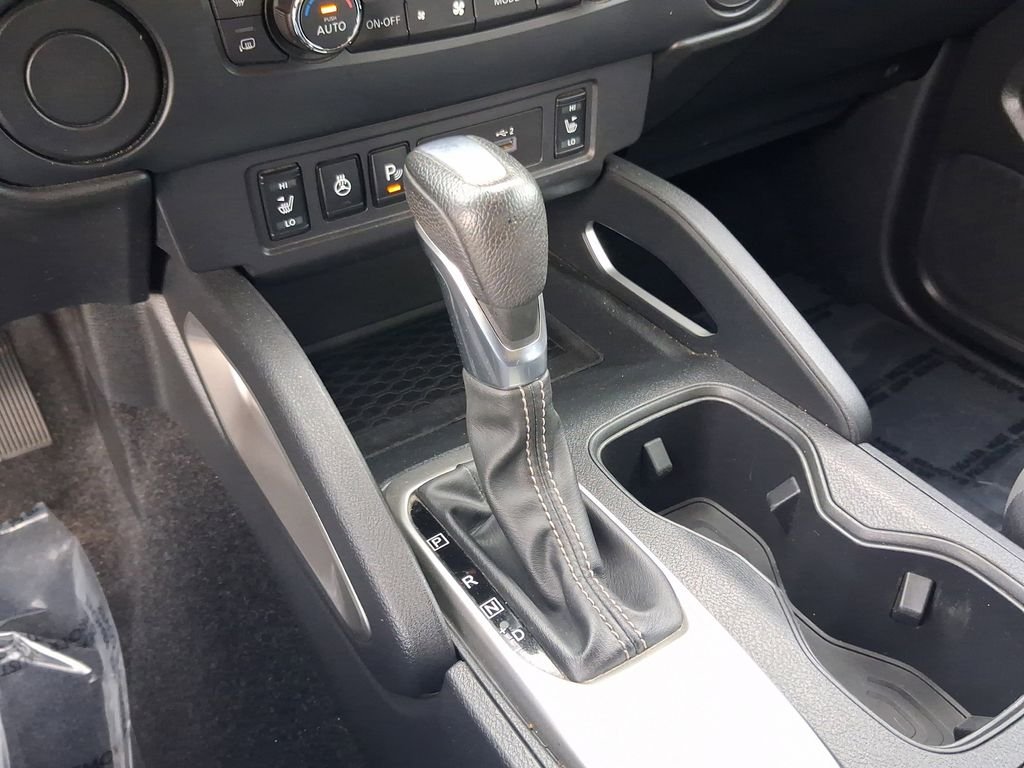 Used 2022 Green Nissan SV image 23