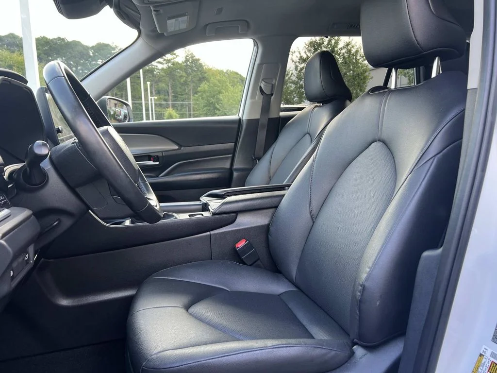 Used 2025 Beige Toyota XLE image 26