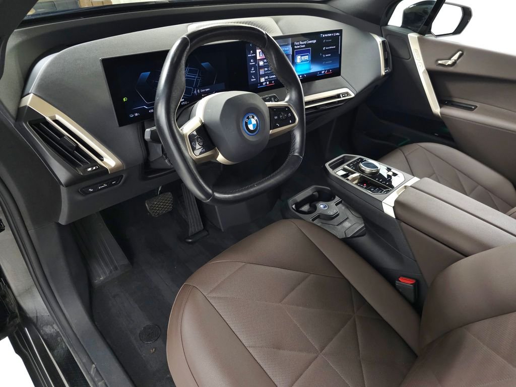 Used 2024 Black Sapphire Metallic BMW xDrive50 image 16