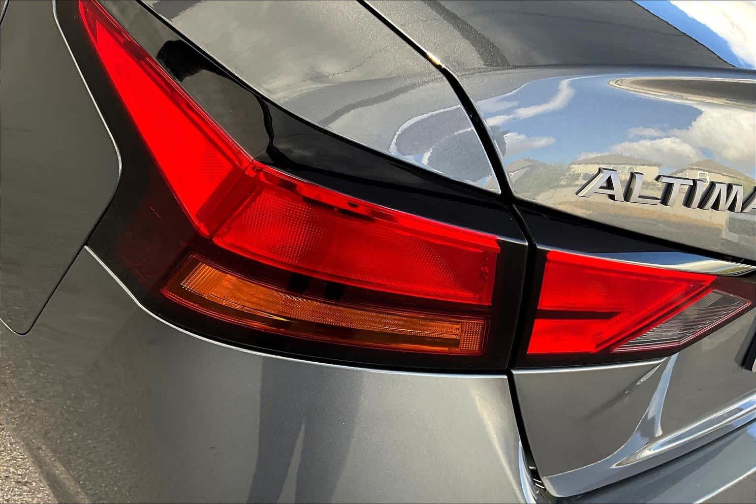 Used 2024 Gun Metallic Nissan 2.5 SV image 27