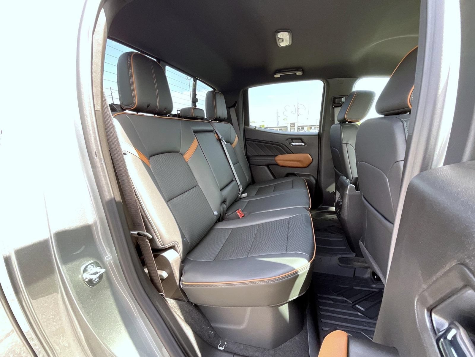 New 2026 Sterling Metallic GMC AT4 image 18