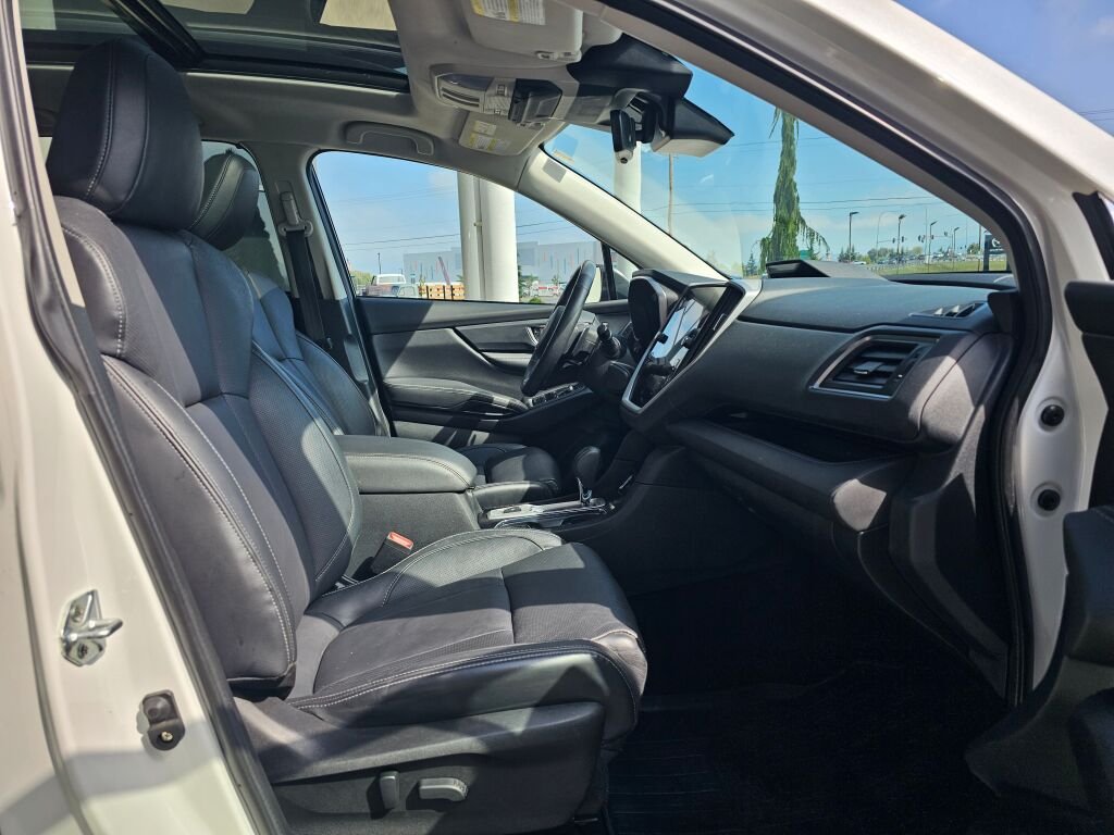 Used 2023 Crystal White Pearl Subaru Limited image 11