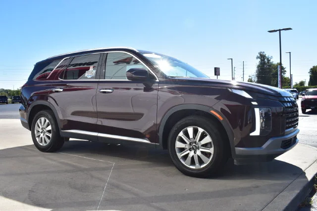 Used 2024 Red Hyundai SEL image 4