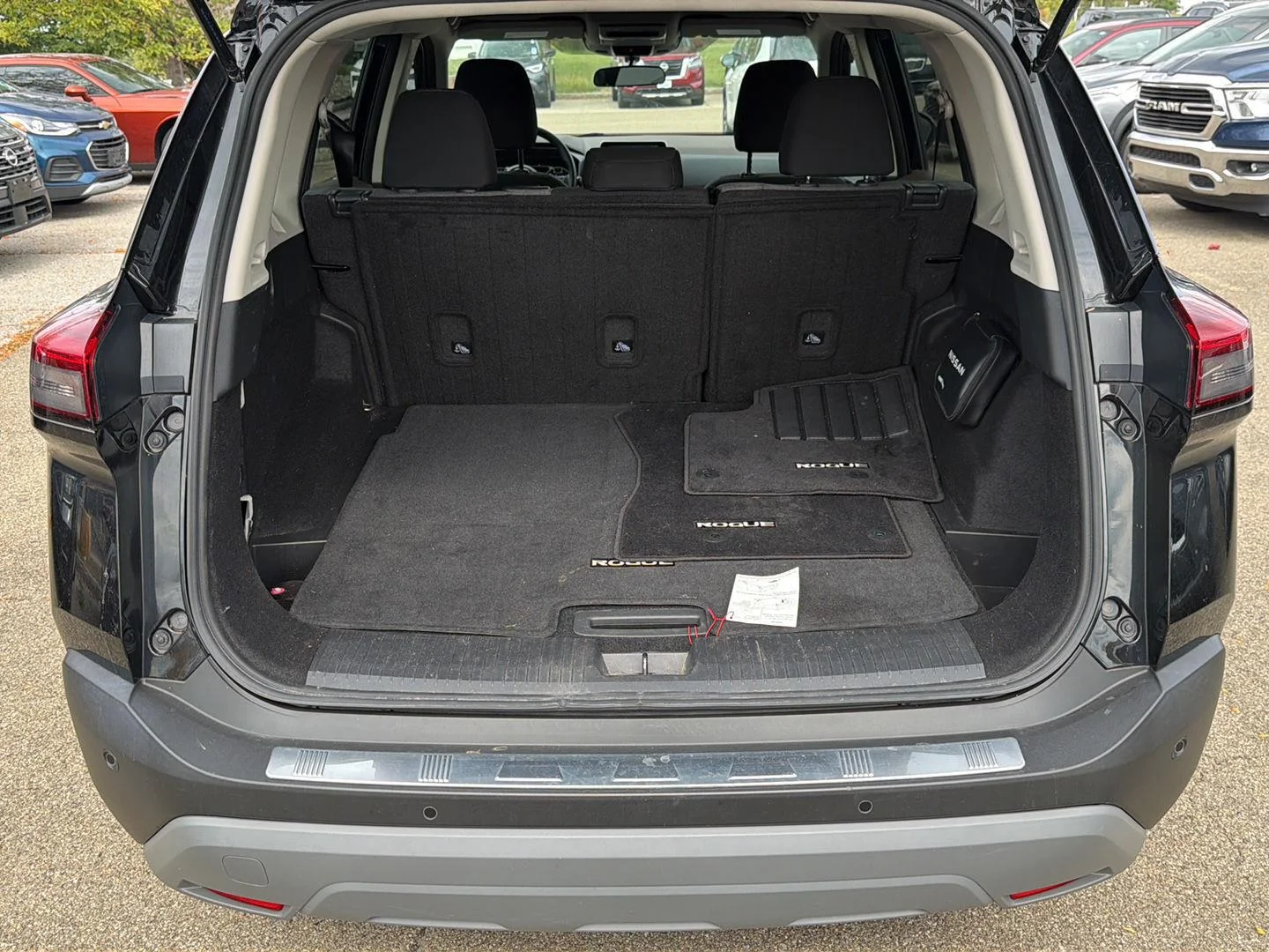 Used 2023 Super Black Nissan SV image 6