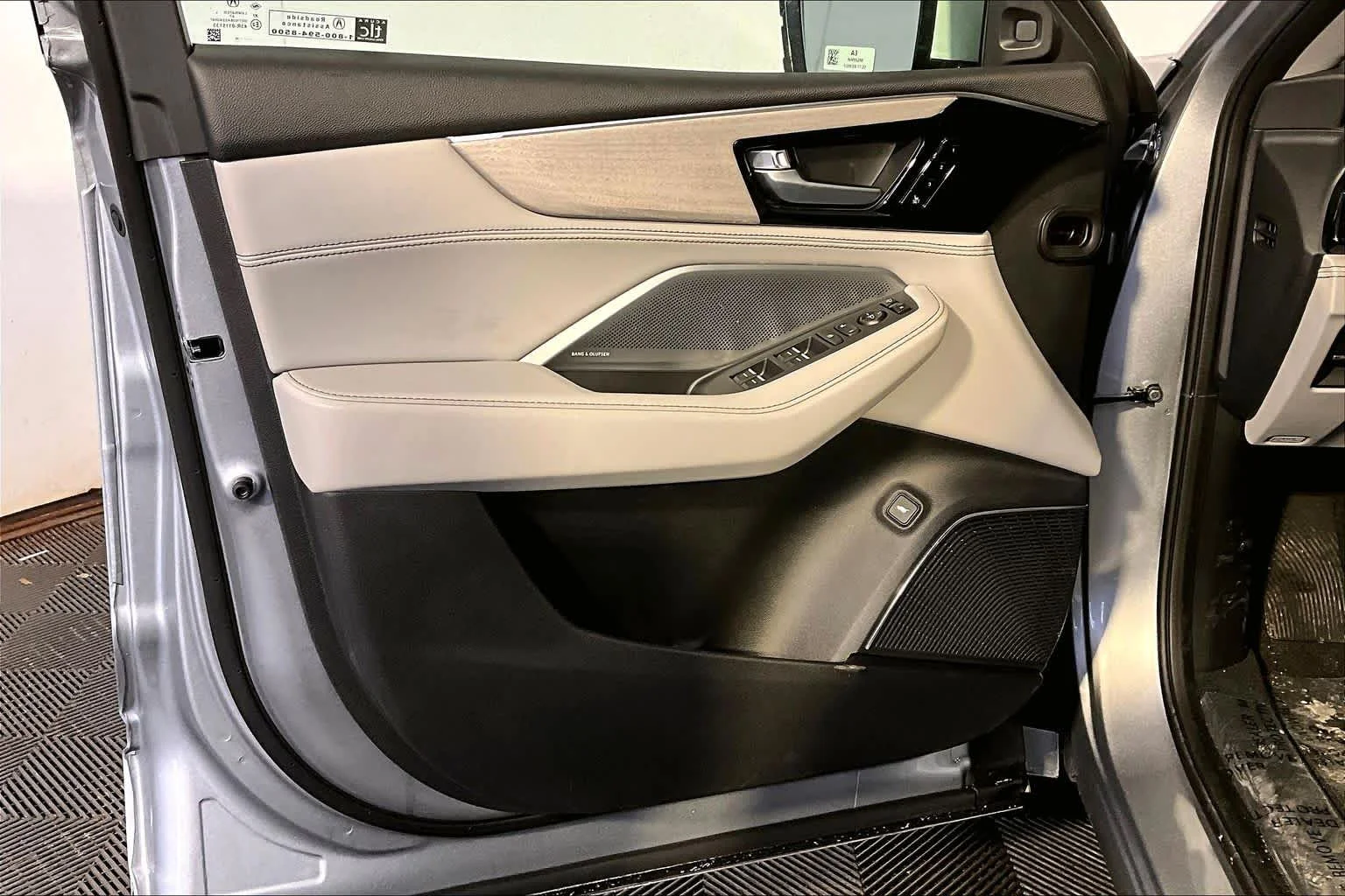 New 2026 Solar Silver Metallic Acura With Advance Package image 12