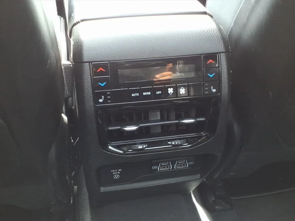 Used 2022 Gray Jeep Summit image 12