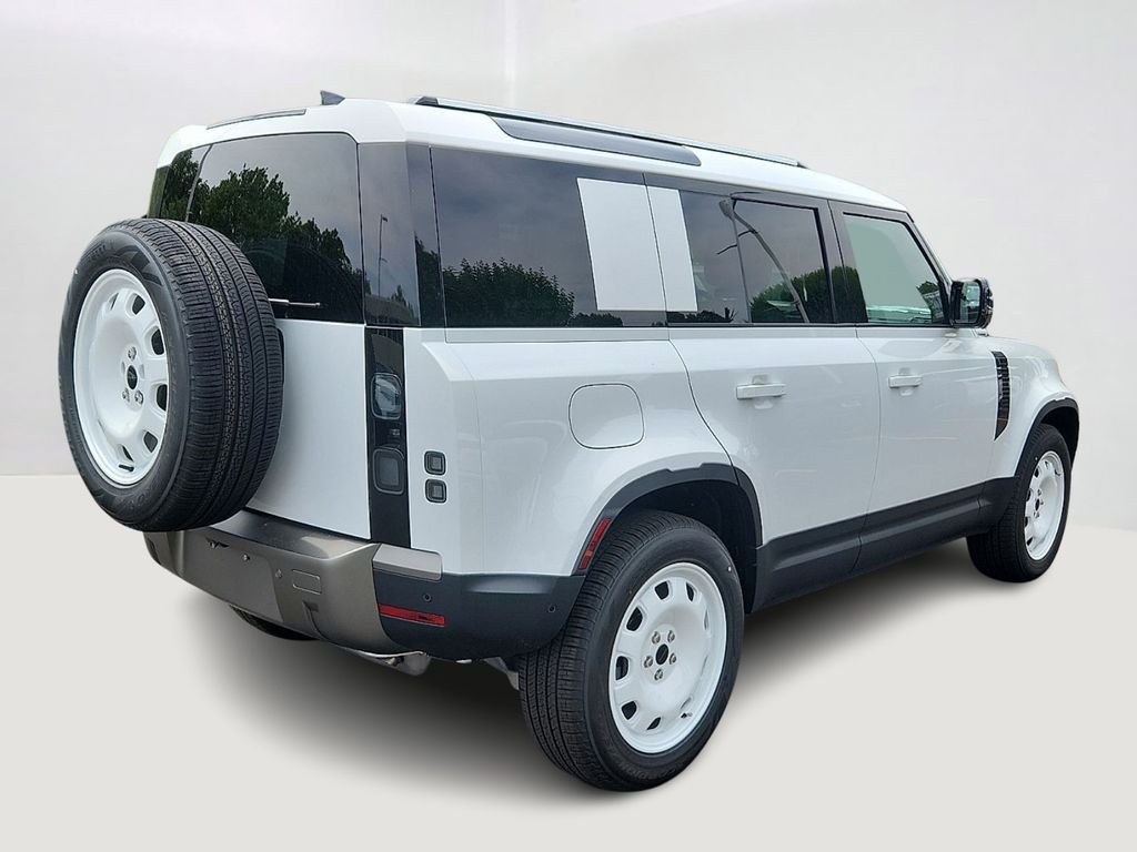New 2026 Fuji White Land Rover S image 3