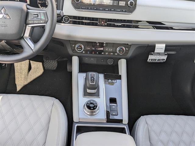 2025 Mitsubishi Outlander Plug-in Hybrid SEL - Photo 19