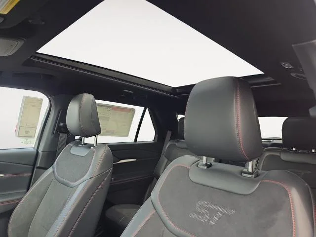 New 2026 Star White Metallic Tri-Coat Ford ST image 22
