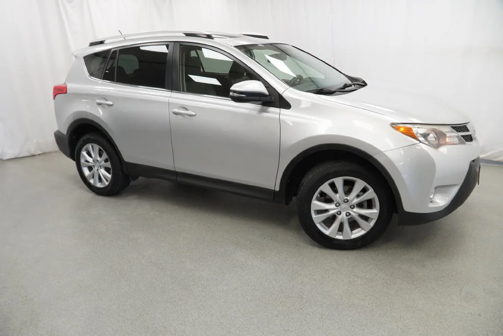 Used 2013 Silver Toyota Limited image 13