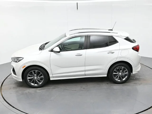 Used 2021 WHITE FROST TRICOAT Buick Preferred image 33