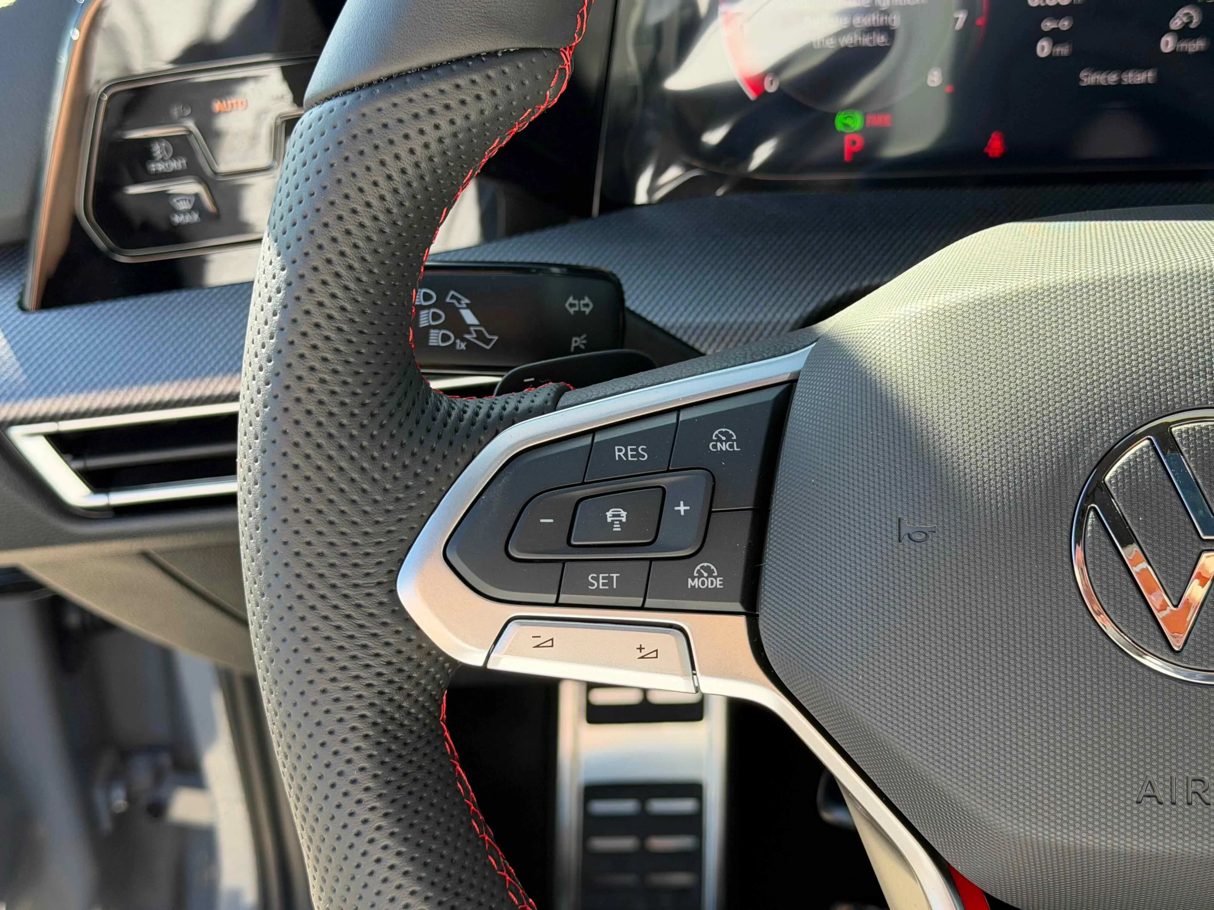 New 2026 Moonstone Volkswagen SE image 22