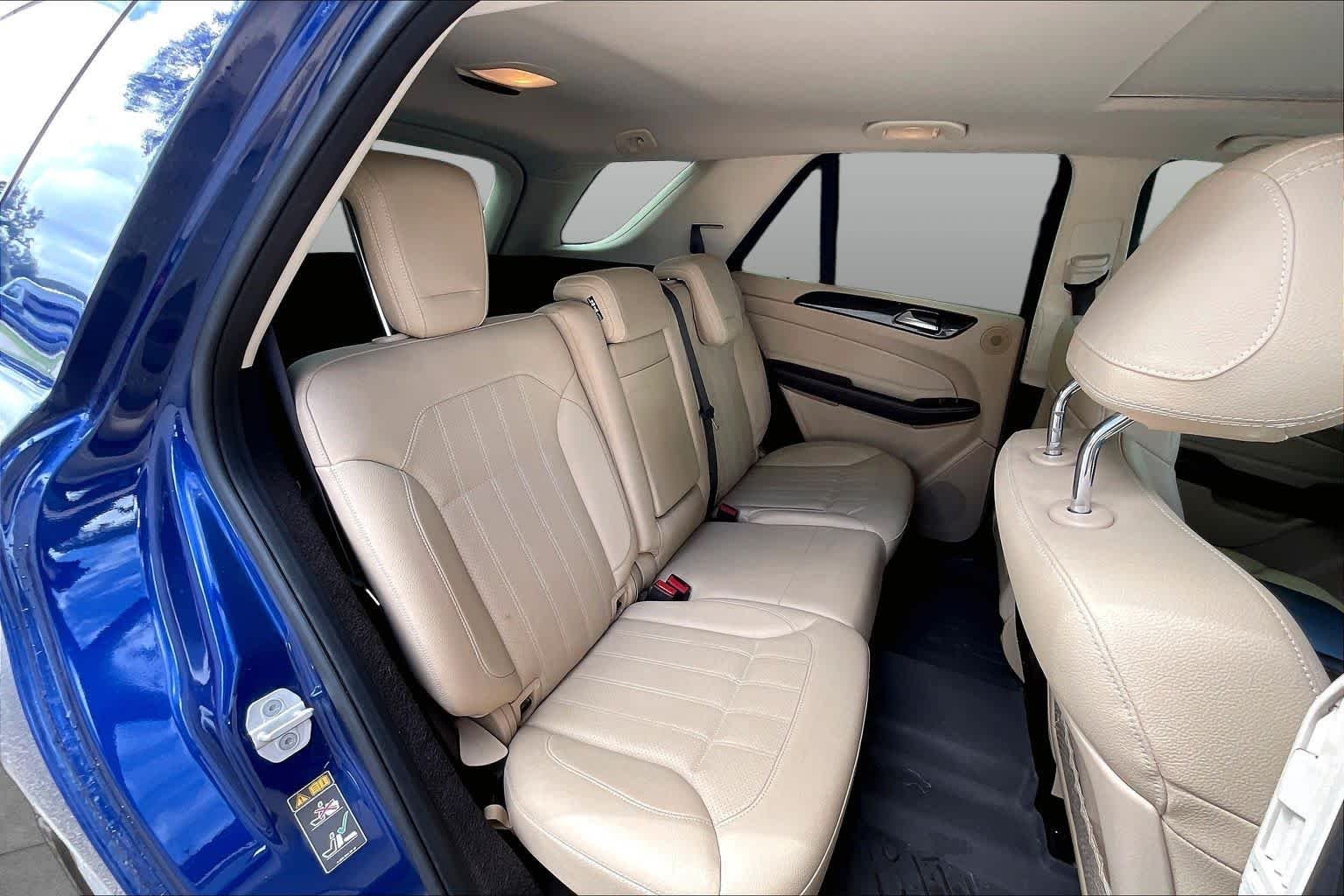 Used 2017 Brilliant Blue Metallic Mercedes-Benz GLE 350 image 19