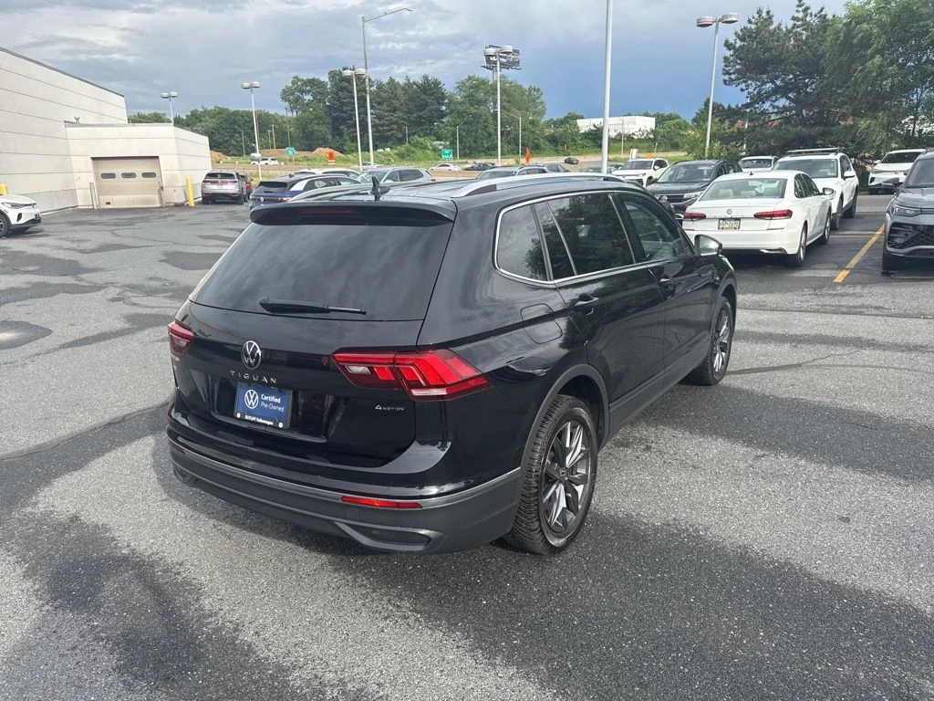 Certified Used 2022 Black Volkswagen 2.0T SE image 23