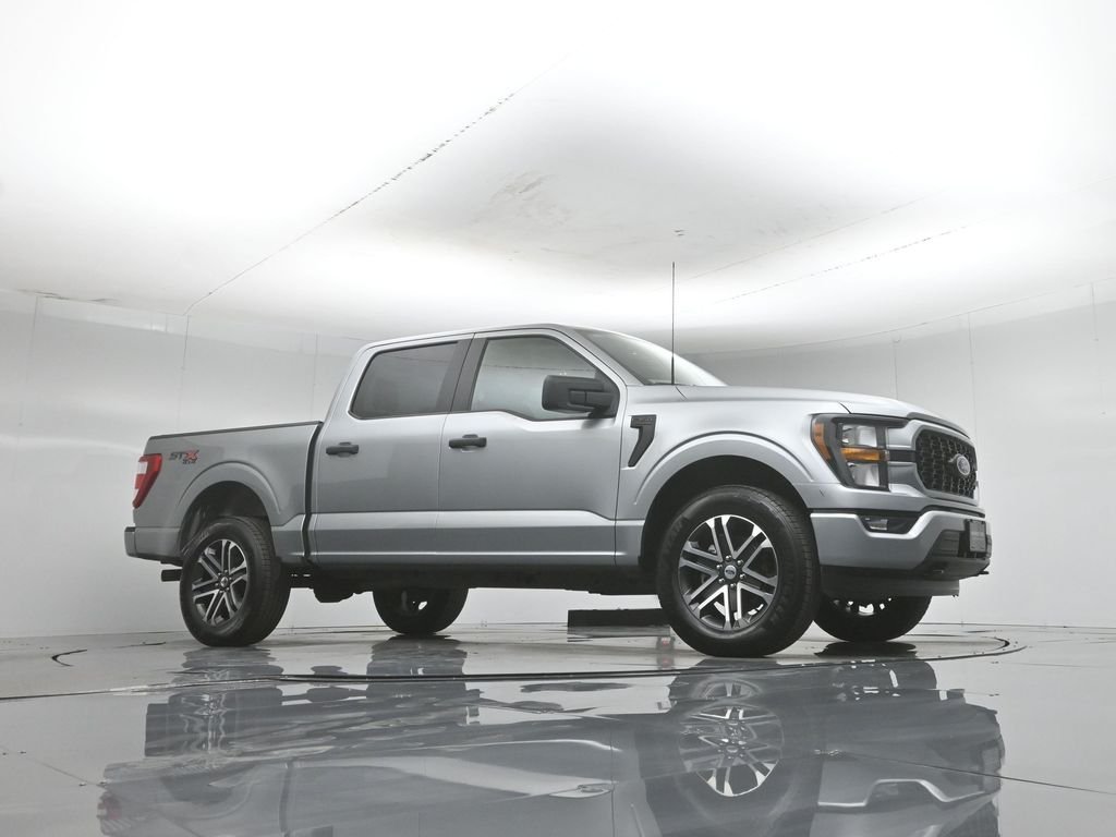 Used 2023 Silver Ford XL image 4