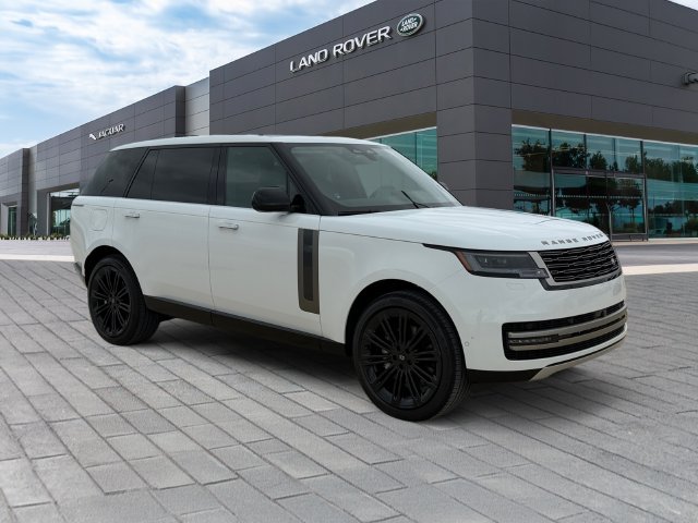 New 2027 Fuji White Land Rover SE image 7