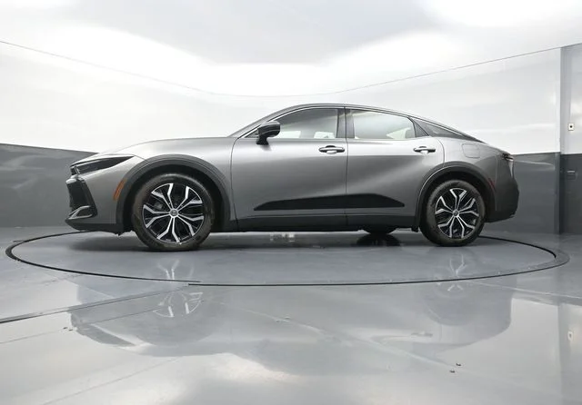 Used 2023  Toyota XLE image 32