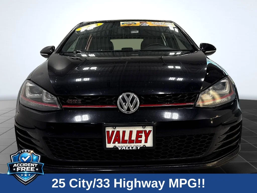 Used 2016  Volkswagen  image 2