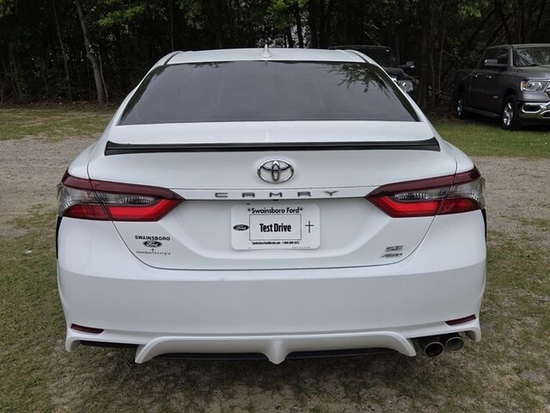 Used 2023 Ice Toyota SE image 12