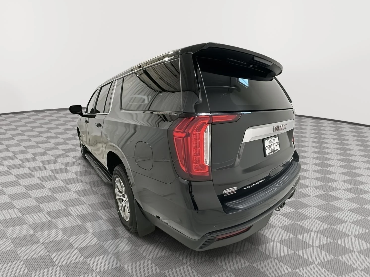 Used 2024 Onyx Black GMC SLE image 3