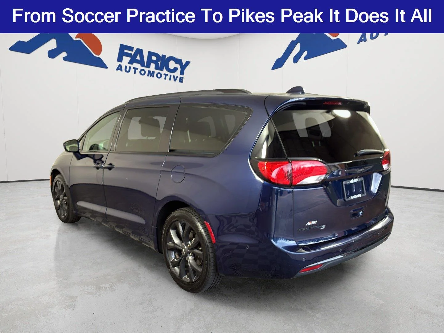 Used 2020 Jazz Blue Pearlcoat Chrysler Touring L Plus image 7
