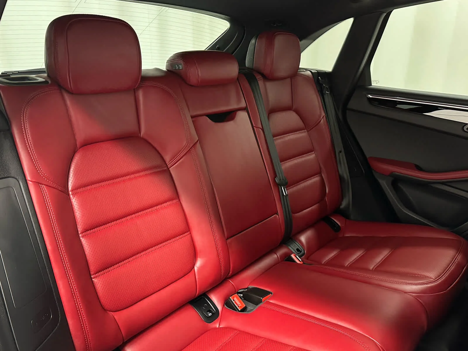 2024 Porsche Macan S - Photo 22