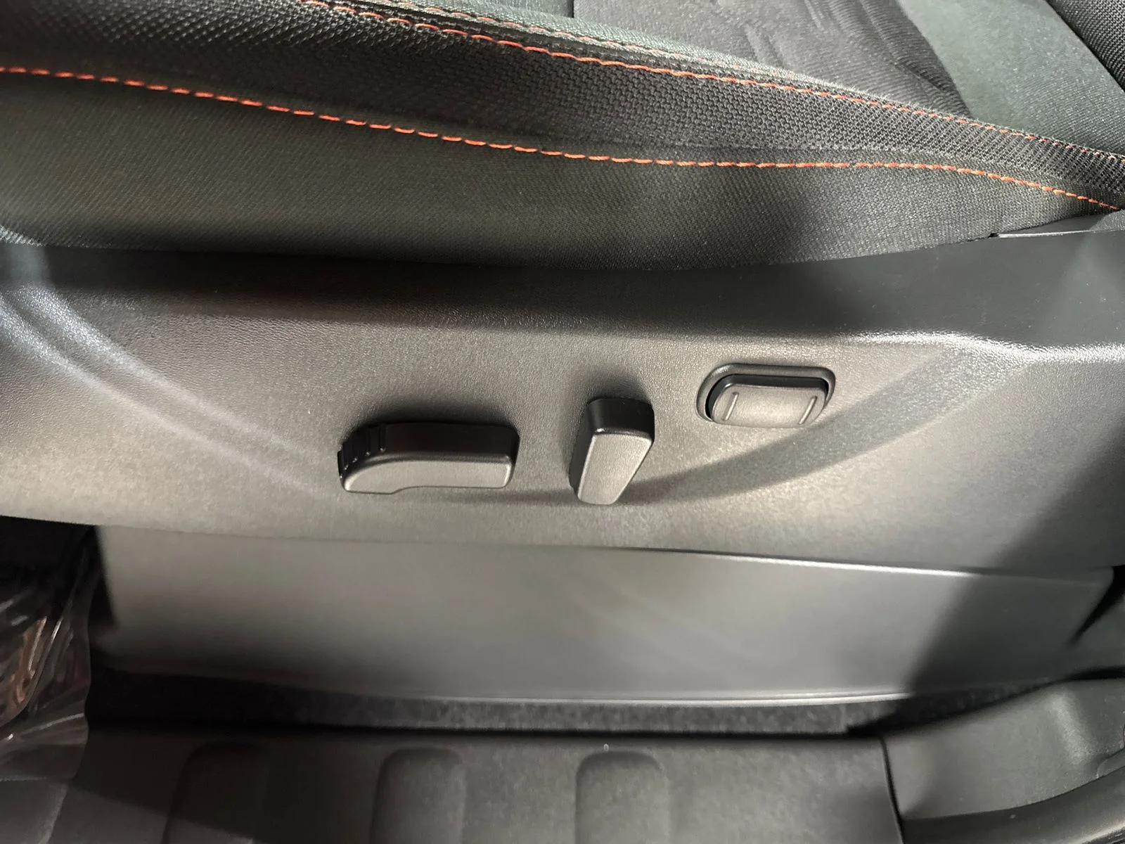 Used 2025 Red Nissan PRO-4X image 15