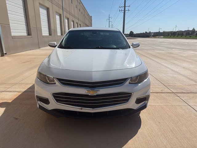 Used 2018 White Chevrolet LT image 2