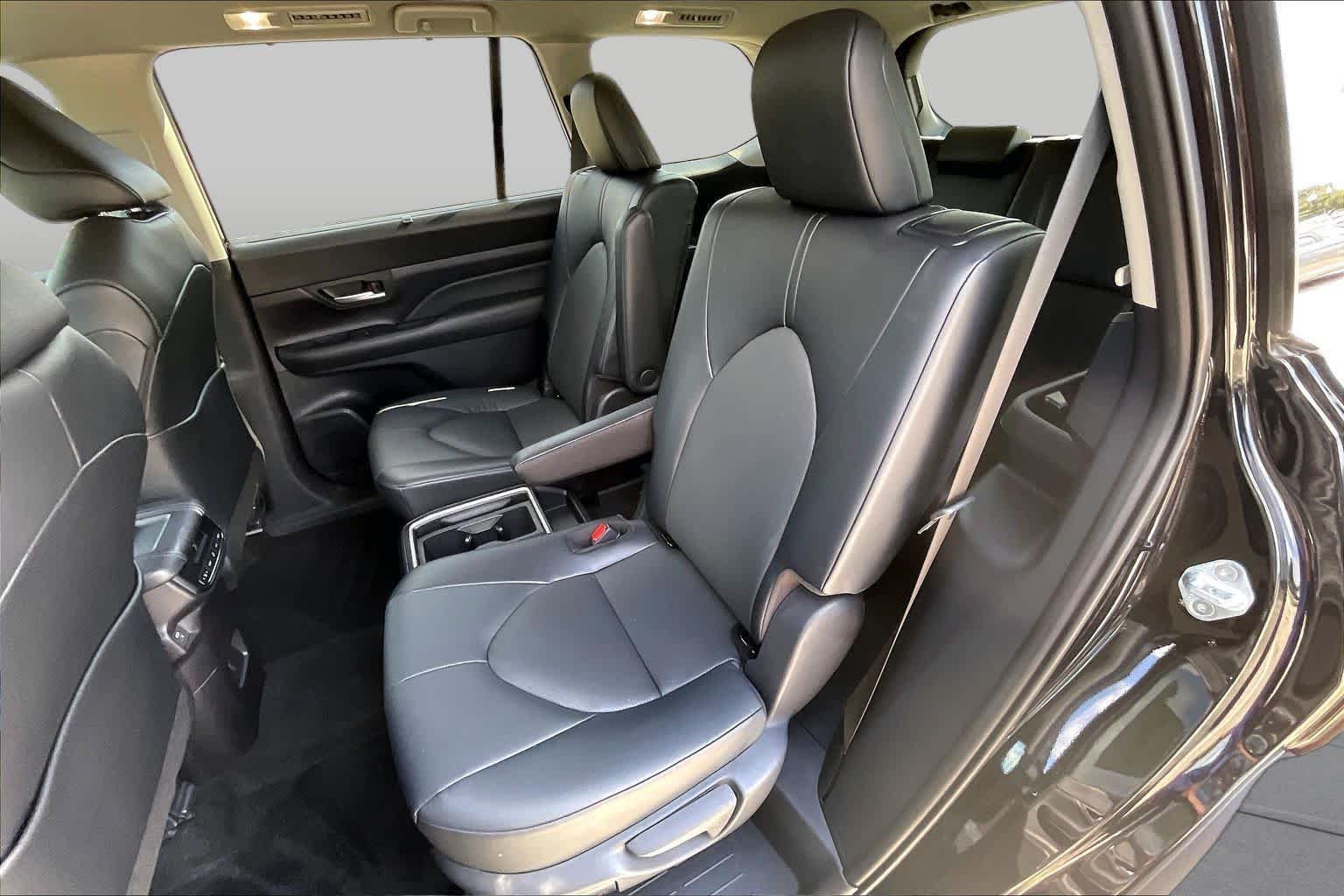 Used 2026 Midnight Black Metallic Toyota XLE image 20