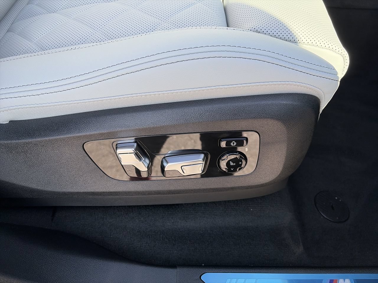 New 2027 Alpine White BMW xDrive40i image 38