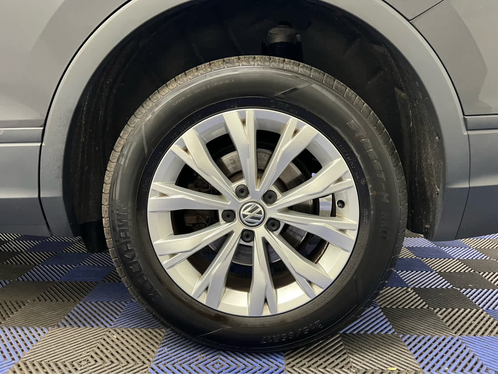 Used 2020 Deep Black Pearl Volkswagen S image 12