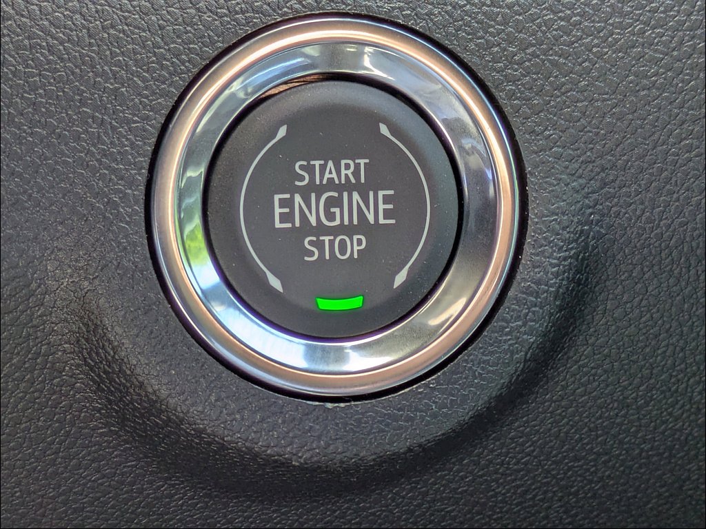 New 2026 Sterling Metallic GMC Elevation image 28