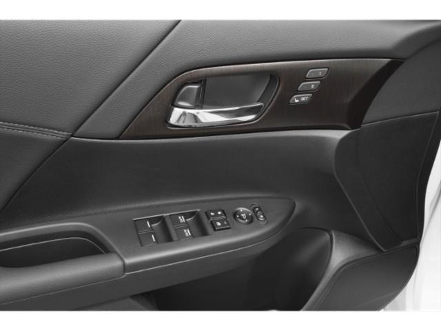 Used 2013  Honda EX-L image 19