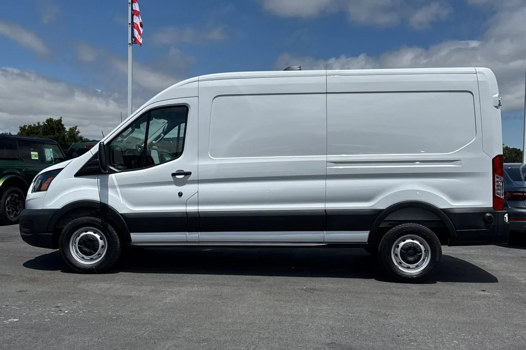 New 2026 Oxford White Ford Cargo Van image 7