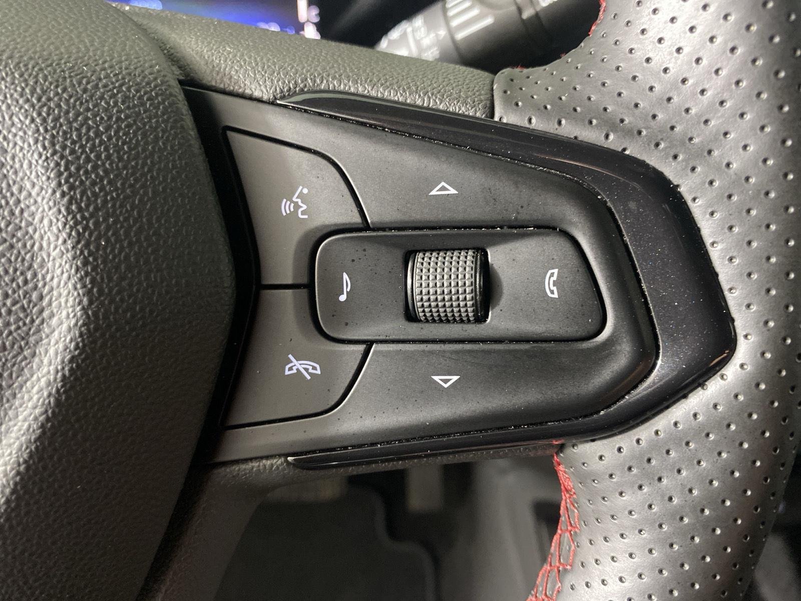 Used 2025 Iridescent Pearl Tricoat Chevrolet RS image 15