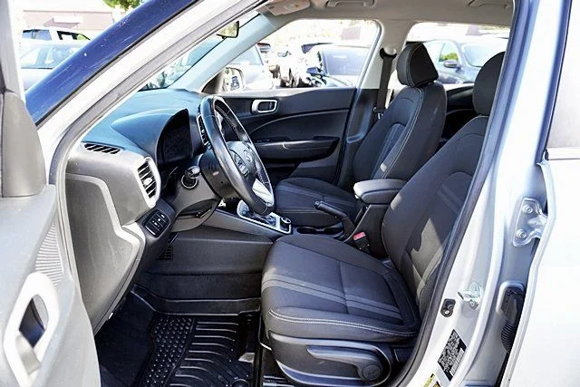 Used 2021 Silver Hyundai SEL image 13