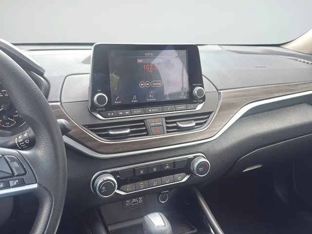 Used 2023 White Nissan 2.5 SV image 20