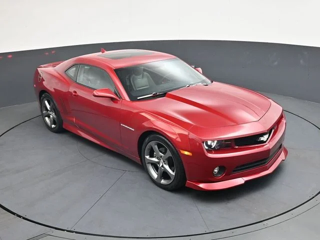 Used 2013 Red Chevrolet 2LT image 19