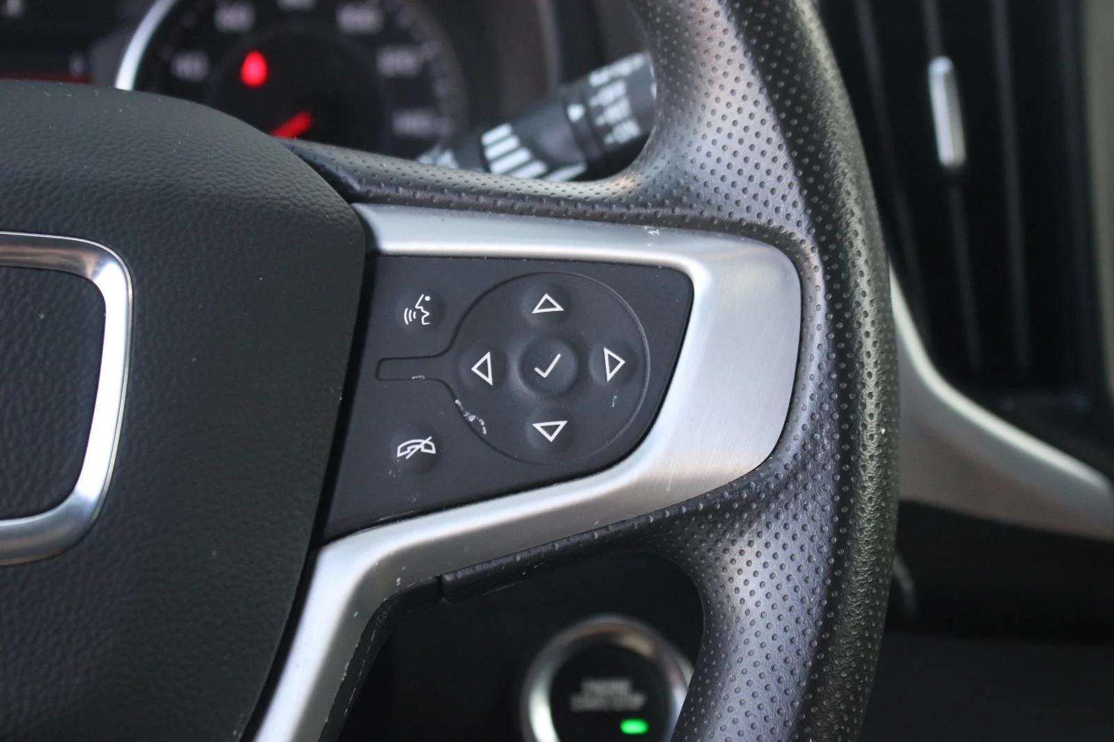 Used 2023 Sterling Metallic GMC SLE image 20