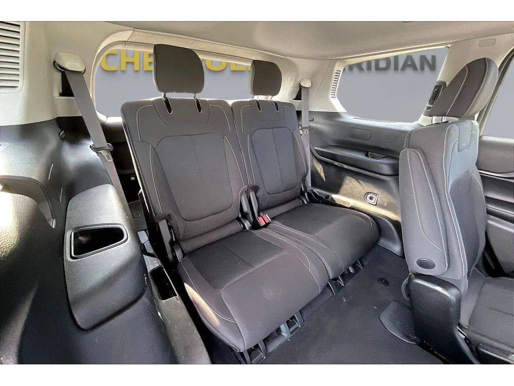 Used 2023 Gray Jeep Laredo image 20