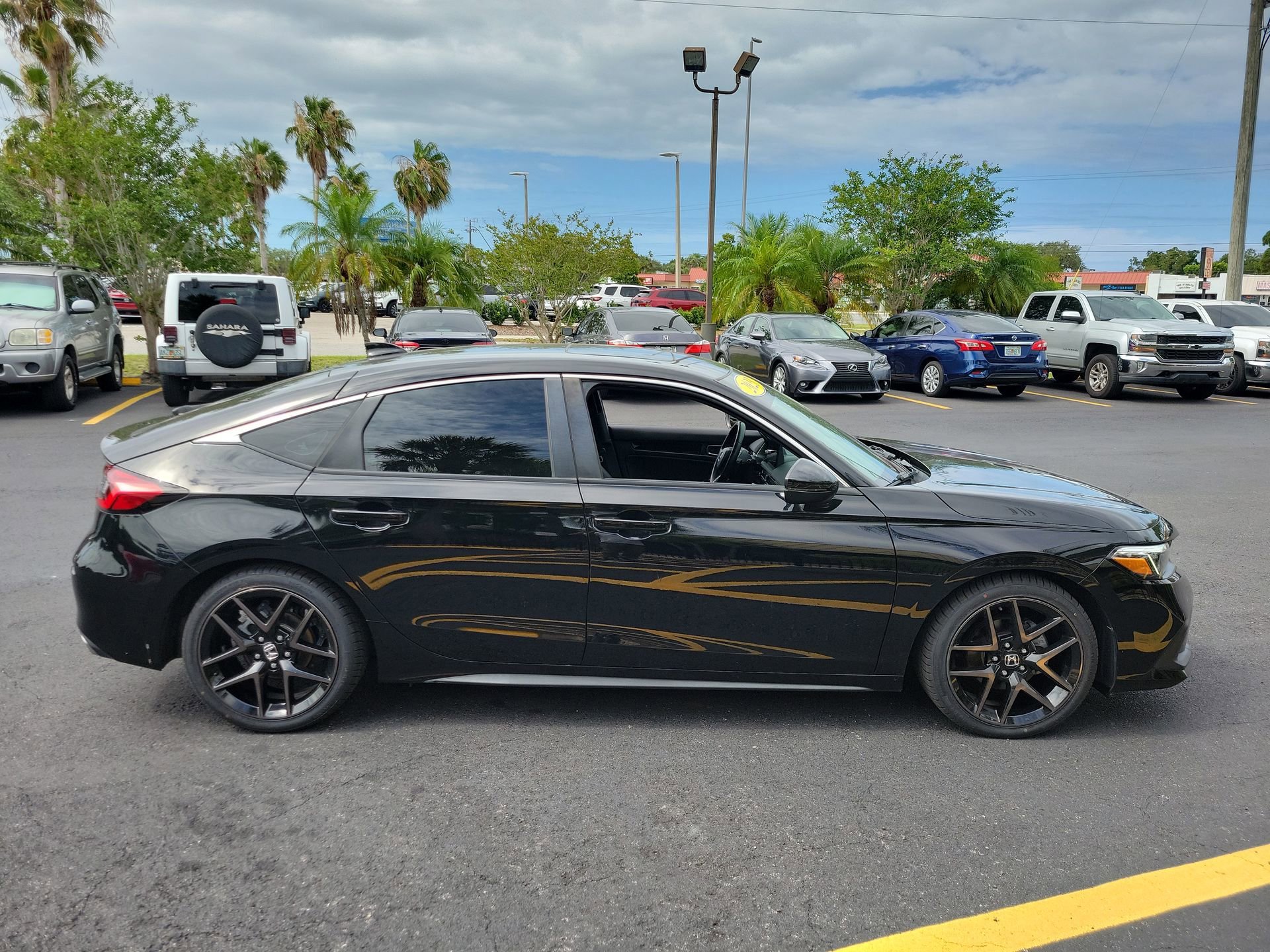 2023 Honda Civic Hatchback Sport Touring - Photo 38