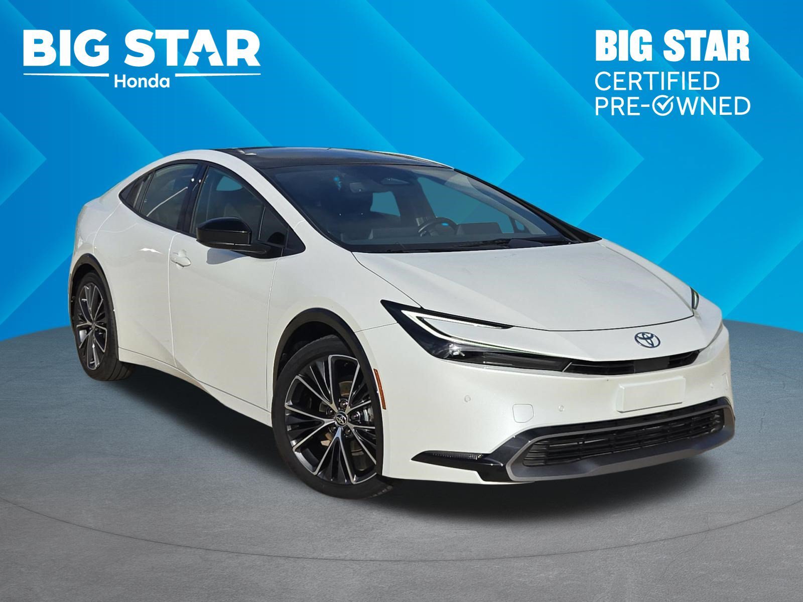 Used 2024 Pearl Toyota XLE image 1