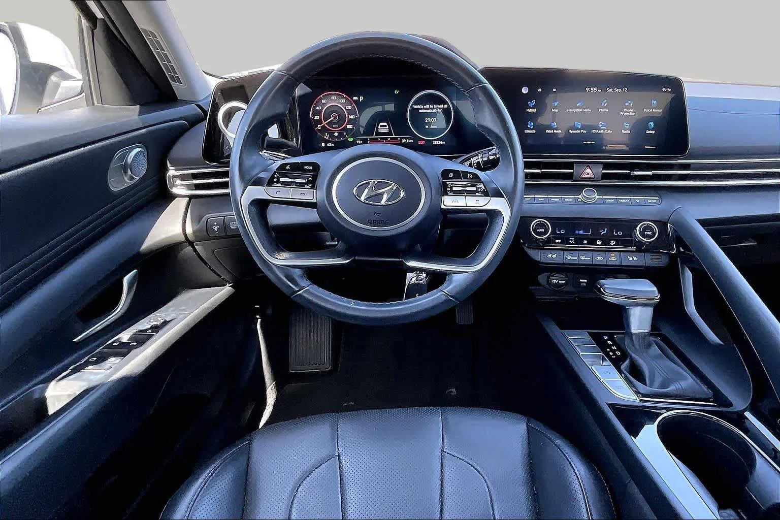 Used 2023 Lunar White Hyundai Limited image 5