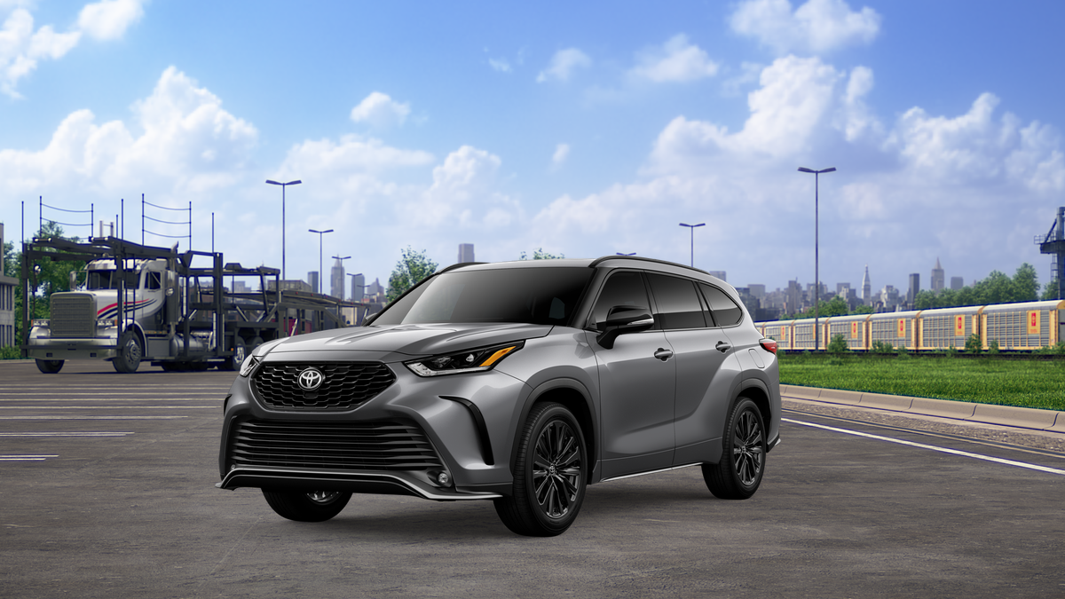 2026 Toyota Highlander XSE AWD's photo
