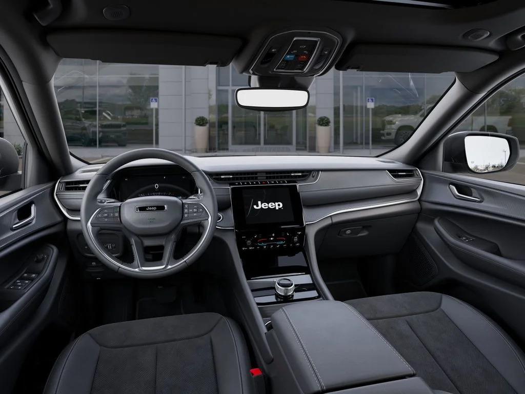 New 2025 Bright White Clear-Coat Exterior Paint Jeep  image 14