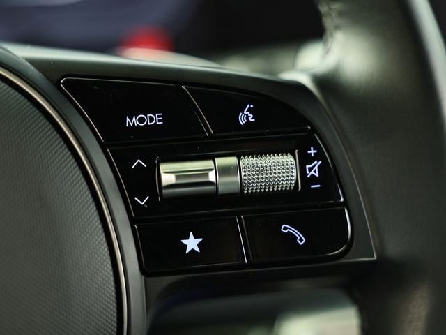 Used 2023 Gravity Gold Matte Hyundai SEL image 31